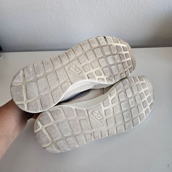 Nike | Roshe One 'Light Orewood Brown' Cream Sneaker, Womens 9.5 - Picture 8 of 8